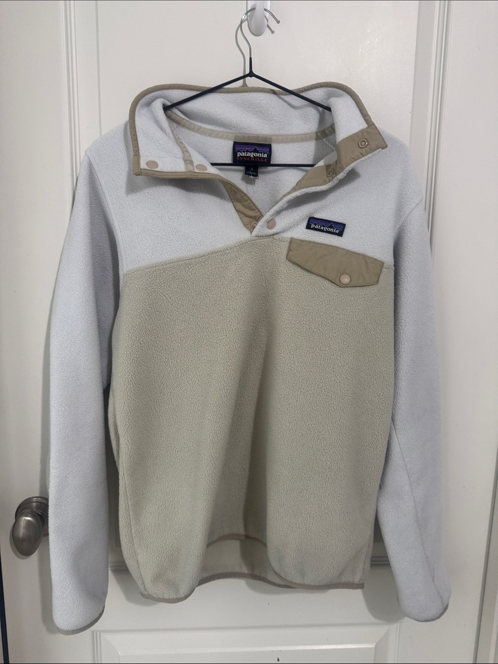 Patagonia Two-Tone Fleece Pullover in Light Blue & Beige